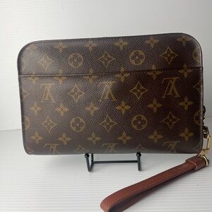 Louis Vuitton Monogram Clutch in Brown